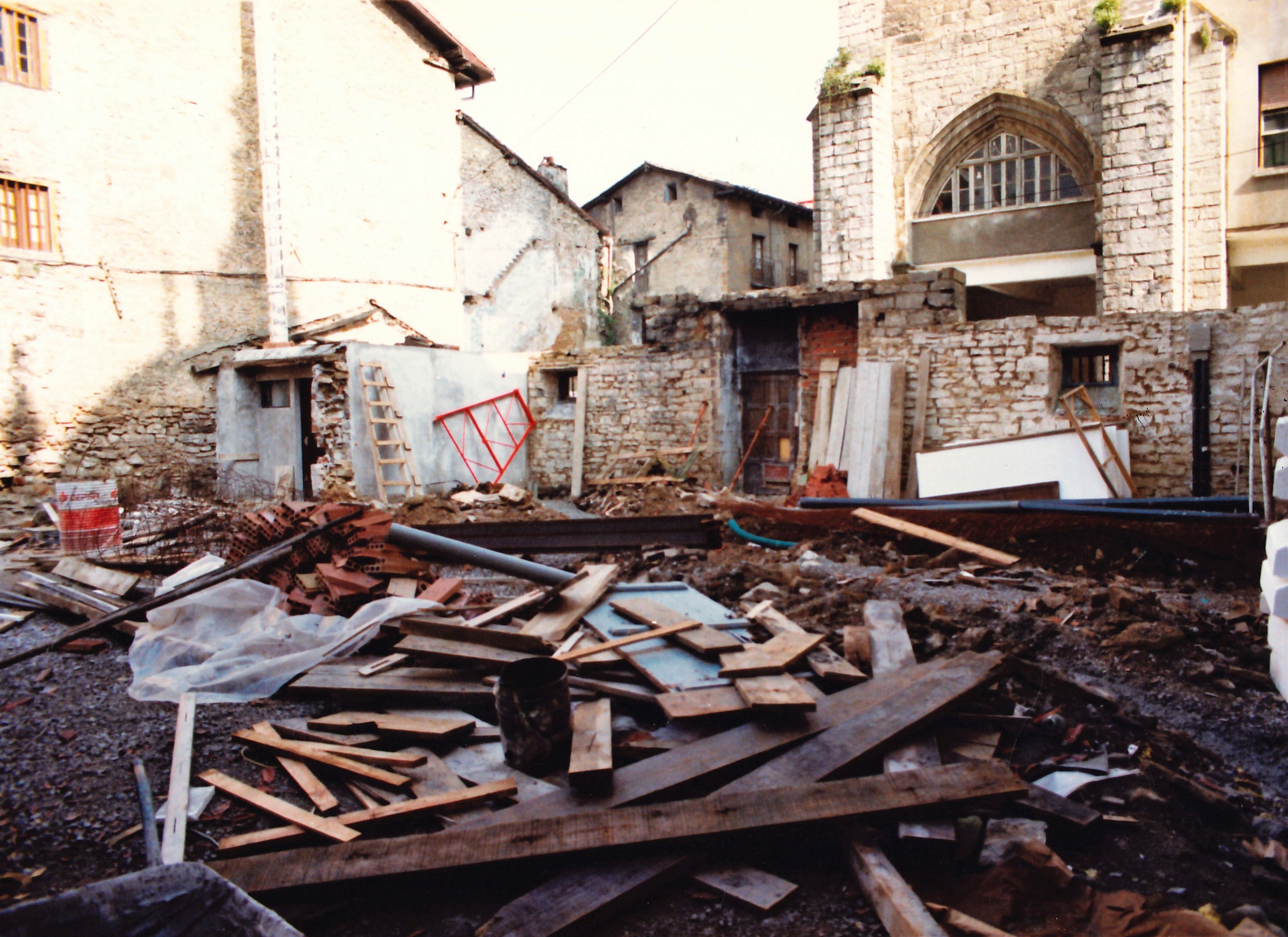 Obras de la biblioteca en el Palacio Marqués de Valdespina (interior). Liburutegiko obrak Baldespina Markesa jauregian (barnekaldea). Obras de la biblioteca en el Palacio Marqués de Valdespina (interior). Liburutegiko obrak Baldespina Markesa jauregian (barnekaldea).